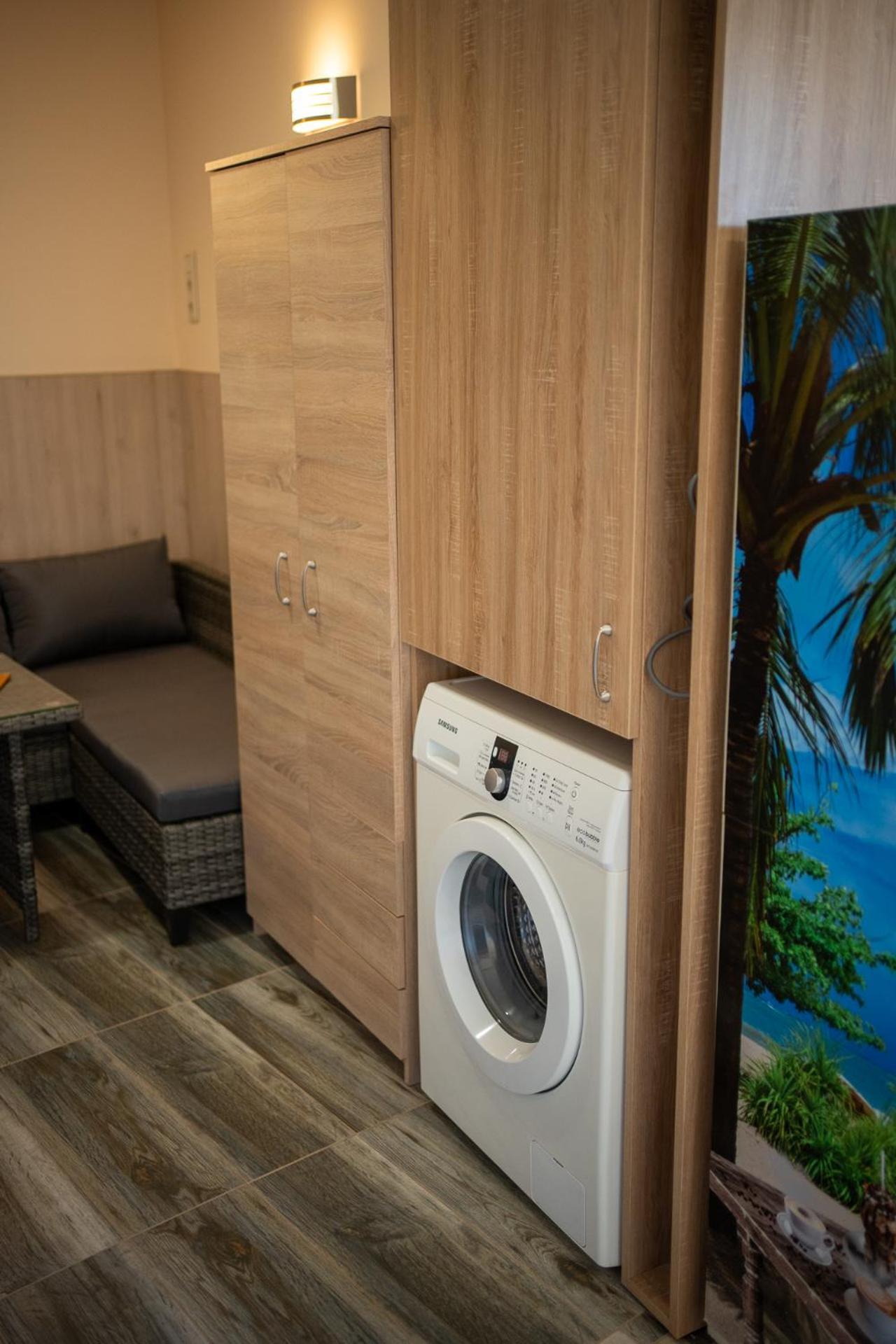 Holiday Apartmanhaz Gyula Exterior foto
